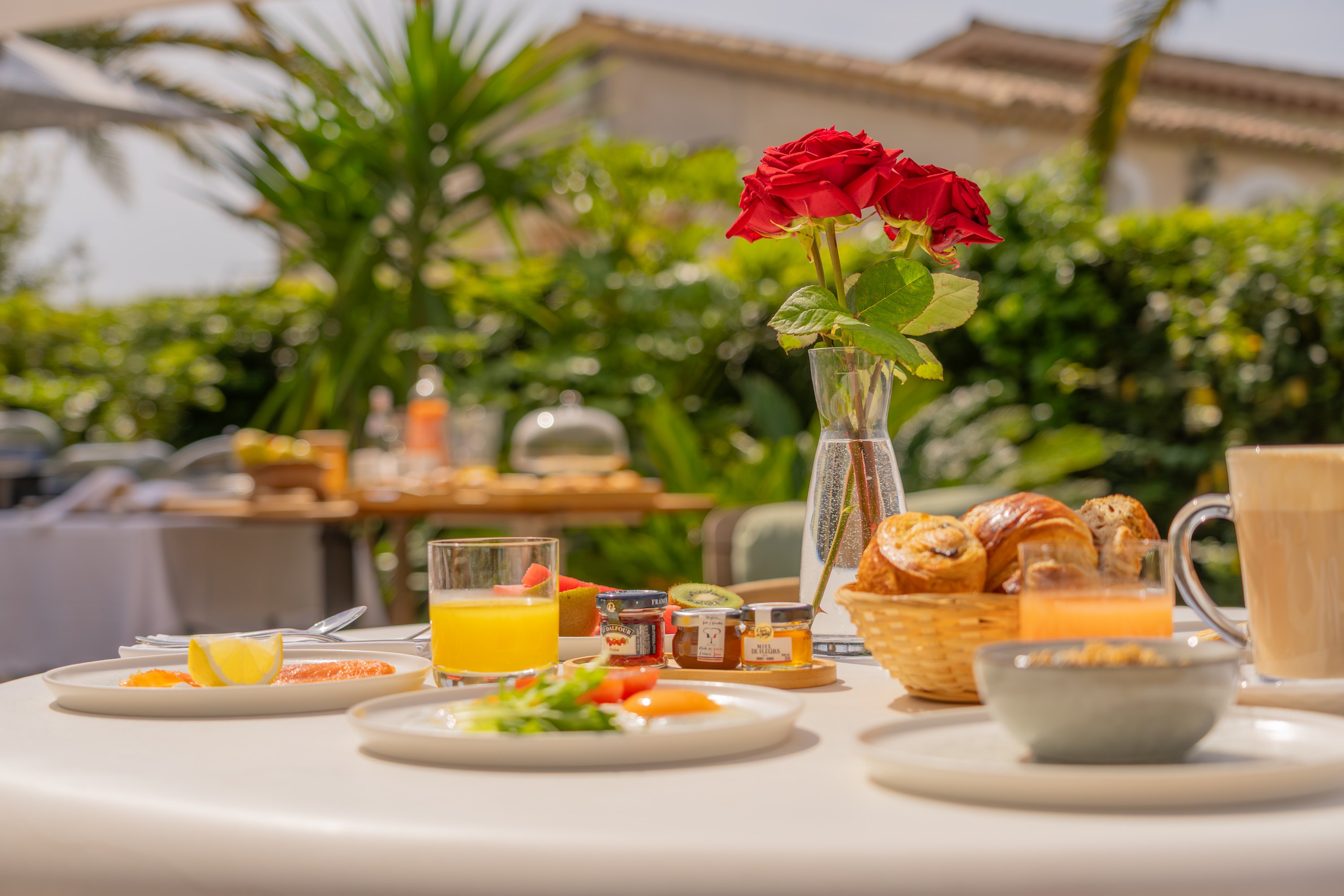 Petit-déjeuner avec vue